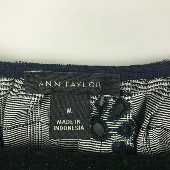 Ann Taylor Loft Size M Gray Floral Short Sleeve - Picture 3 of 6